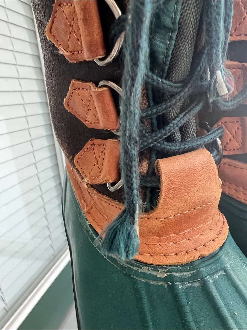 Eddie Bauer Vintage  Green Brown Navy Plaid-Trim Winter Duck Boots Size 6
